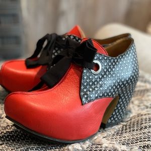Fluevog Prepares Orange Black and White 6.5